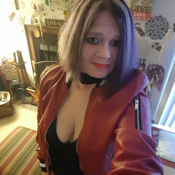 Meet your Posher, Teresa - Picture 2 of 2